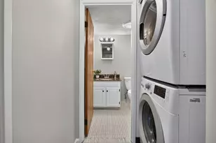 390 Broadway, Somerville, MA 02145 - Photo 12