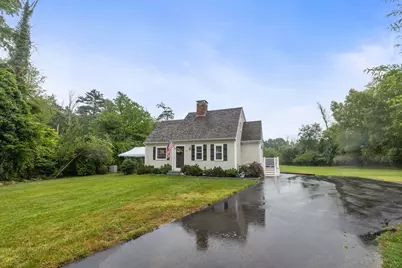 554 High St, Hanson, MA 02341 - Photo 2