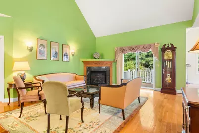 21 Steinbeck St, Tyngsborough, MA 01879 - Photo 8