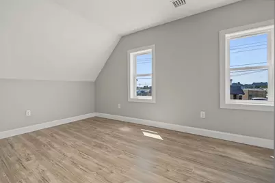 85 Middle St, Fairhaven, MA 02719 - Photo 12