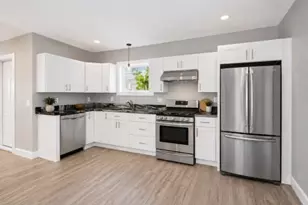 85 Middle St, Fairhaven, MA 02719 - Photo 2