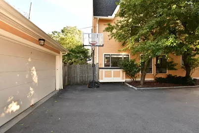 231 Fuller St #231, Brookline, MA 02446 - Photo 4