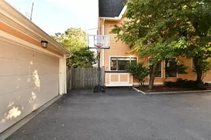 231 Fuller St, Brookline, MA 02446 - Photo 4