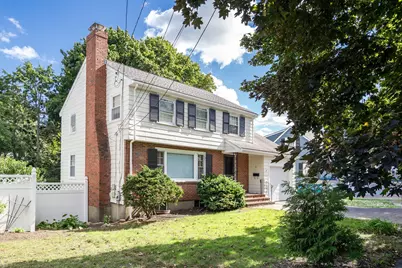 33 Stowecroft Rd, Arlington, MA 02474 - Photo 2