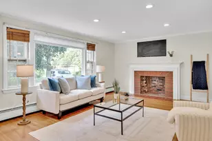 33 Stowecroft Rd, Arlington, MA 02474 - Photo 4