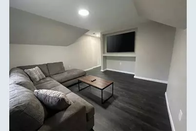 39 Cortland St #3, Springfield, MA 01109 - Photo 4