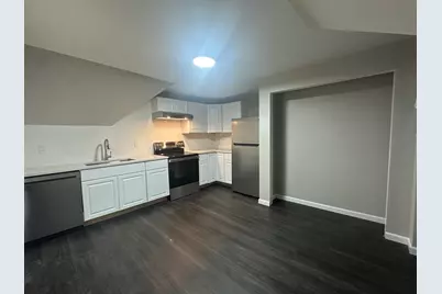 39 Cortland St #3, Springfield, MA 01109 - Photo 2