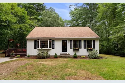 597 Liberty St, Rockland, MA 02370 - Photo 2