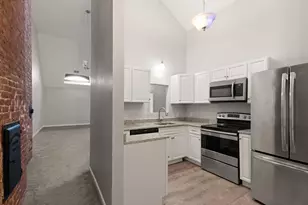 31 Elizabeth St, Worcester, MA 01605 - Photo 1