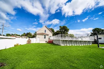 1014 Tacoma St, New Bedford, MA 02745 - Photo 4