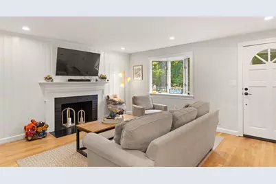 17 Cogswell Ave, Beverly, MA 01915 - Photo 4