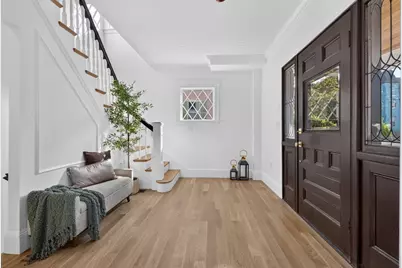 114 Malvern St, Melrose, MA 02176 - Photo 2