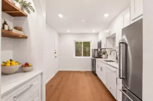 47 Bayberry Dr, Sharon, MA 02067 - Photo 2