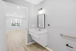 61 Parker St, Springfield, MA 01151 - Photo 8