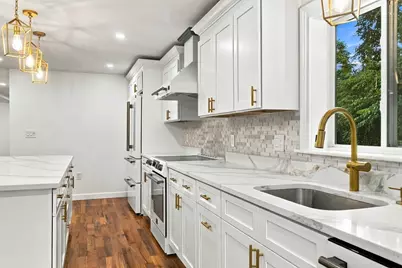 11 Wilson St, Hopkinton, MA 01748 - Photo 6