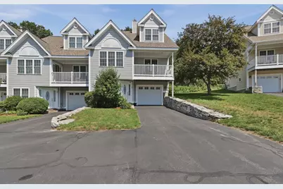 90 Carrington Ln #90, Uxbridge, MA 01569 - Photo 2