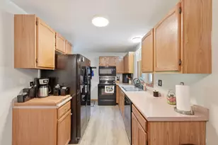 24 Old Thompson St, Palmer, MA 01069 - Photo 6
