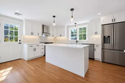 7 Dana Park, Hopedale, MA 01747 - Photo 2