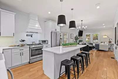 197 Brookside Pkwy, Medford, MA 02155 - Photo 10