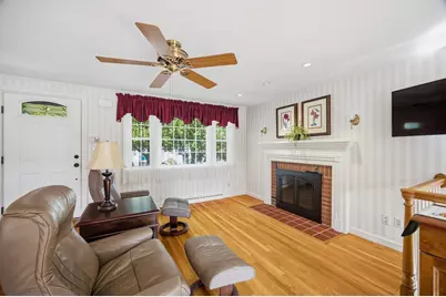 17 Grove Ave, Holbrook, MA 02343 - Photo 10
