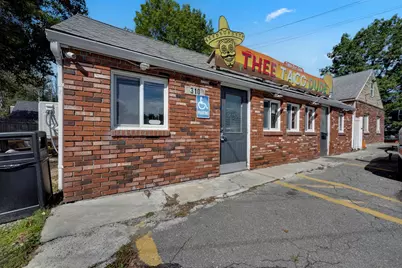 312 Pleasant St, Leicester, MA 01524 - Photo 28