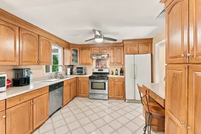 1 Lisa Drive, Woburn, MA 01801 - Photo 10