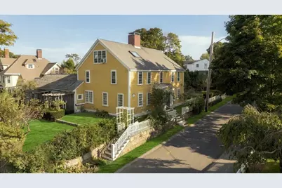 25 Ship St, Hingham, MA 02043 - Photo 1