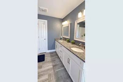 717 Northampton St #63, Holyoke, MA 01040 - Photo 16