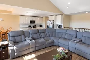 717 Northampton St, Holyoke, MA 01040 - Photo 12