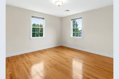35 Hiawatha Avenue, Waltham, MA 02451 - Photo 18