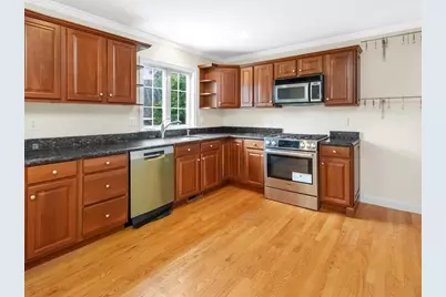 35 Hiawatha Avenue, Waltham, MA 02451 - Photo 4