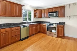 35 Hiawatha Ave, Waltham, MA 02451 - Photo 4