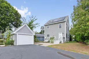 35 Hiawatha Ave, Waltham, MA 02451 - Photo 32