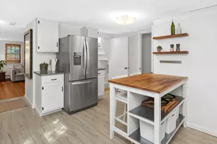 42 Newton St, Waltham, MA 02453 - Photo 6