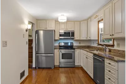 7 Gaywood Cir, Peabody, MA 01960 - Photo 16