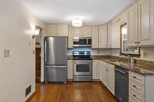 7 Gaywood Cir, Peabody, MA 01960 - Photo 16