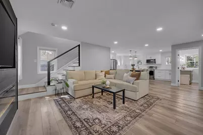 312 Pleasant St, Leicester, MA 01524 - Photo 4