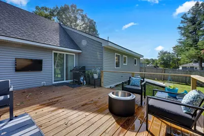 312 Pleasant St, Leicester, MA 01524 - Photo 22