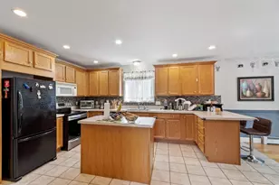 4 Lynde St, Gardner, MA 01440 - Photo 10