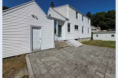 4 Edgemere Rd, Lynn, MA 01904 - Photo 2