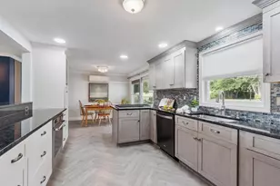 4 Derringer Rd, Chelmsford, MA 01824 - Photo 2