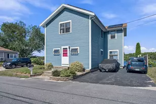 28 Arlington Rd, Wareham, MA 02571 - Photo 2