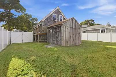 38 Gifford Ave, Dartmouth, MA 02747 - Photo 20