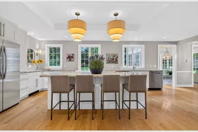 118 Benvenue St, Wellesley, MA 02482 - Photo 8