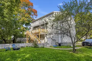 5 Russell St, Amesbury, MA 01913 - Photo 2