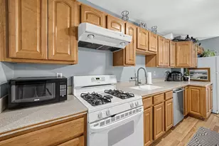 5 Russell St, Amesbury, MA 01913 - Photo 12