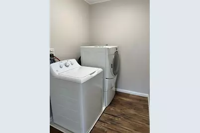 18 Maplewood Ave, Chicopee, MA 01013 - Photo 12