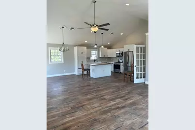 18 Maplewood Ave, Chicopee, MA 01013 - Photo 10