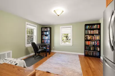 21 Charles St, Woburn, MA 01801 - Photo 12