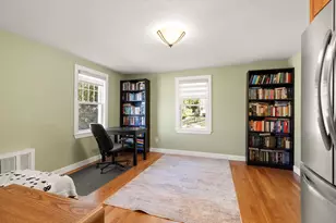 21 Charles St, Woburn, MA 01801 - Photo 12